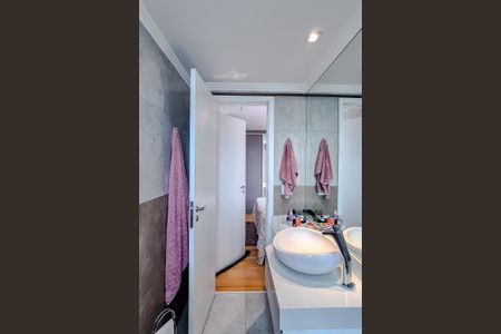 Apartamento à venda com 69m², 2 quartos e 1 vagaBanheiro da Suíte