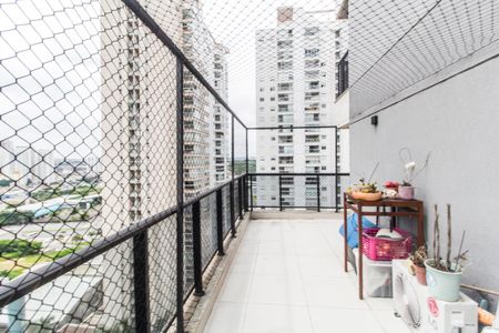 Apartamento à venda com 82m², 2 quartos e 2 vagasVaranda