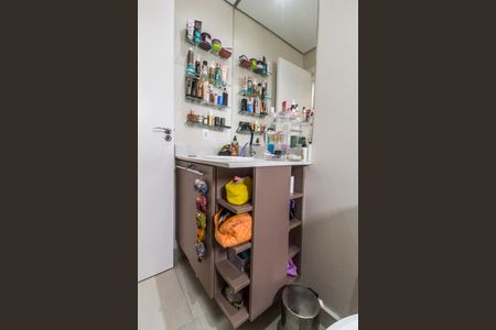 Apartamento à venda com 82m², 2 quartos e 2 vagasBanheiro da Suíte