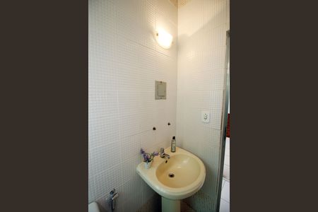 Apartamento para alugar com 223m², 4 quartos e sem vagaBanheiro