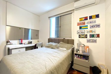 Apartamento à venda com 240m², 4 quartos e 3 vagas Apartamento à venda com 240m², 4 quartos e 3 vagasQuarto 4