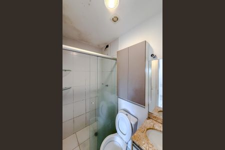 Banheiro de kitnet/studio para alugar com 1 quarto, 40m² em Cambuci, São Paulo