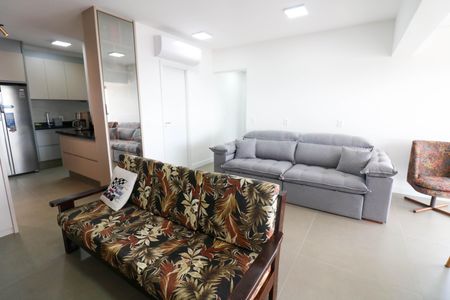 Sala de kitnet/studio para alugar com 2 quartos, 81m² em Jardim das Acacias, São Paulo