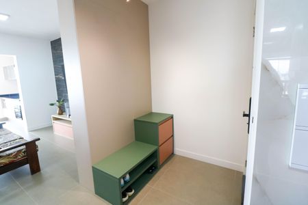 Hall de entrada de kitnet/studio para alugar com 2 quartos, 81m² em Jardim das Acacias, São Paulo