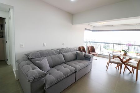 Sala de kitnet/studio para alugar com 2 quartos, 81m² em Jardim das Acacias, São Paulo