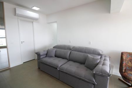 Sala de kitnet/studio para alugar com 2 quartos, 81m² em Jardim das Acacias, São Paulo