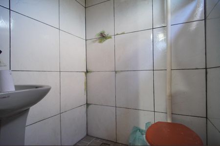 Banheiro de casa para alugar com 1 quarto, 40m² em Feitoria, São Leopoldo