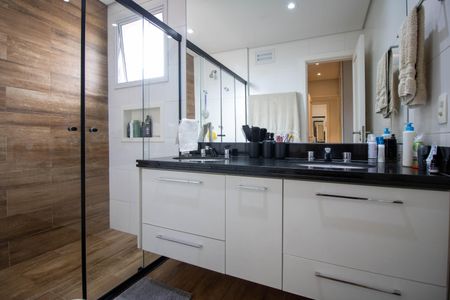 Apartamento à venda com 141m², 3 quartos e 3 vagasBanheiro Suíte 3