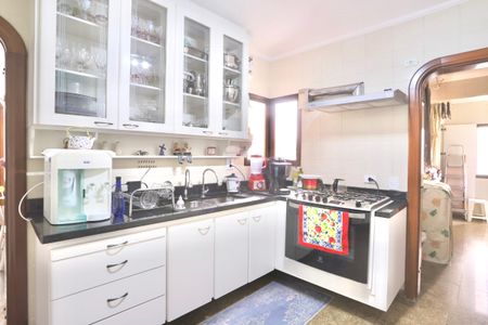 Casa de condomínio à venda com 256m², 3 quartos e 3 vagas Casa de condomínio à venda com 256m², 3 quartos e 3 vagasCozinha