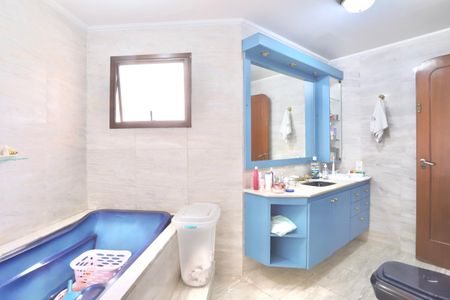 Casa de condomínio à venda com 256m², 3 quartos e 3 vagas Casa de condomínio à venda com 256m², 3 quartos e 3 vagasBanheiro do Quarto 1