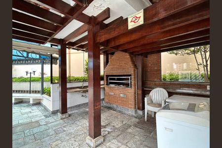 Casa de condomínio à venda com 256m², 3 quartos e 3 vagas Casa de condomínio à venda com 256m², 3 quartos e 3 vagasChurrasqueira