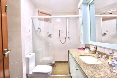 Casa de condomínio à venda com 256m², 3 quartos e 3 vagas Casa de condomínio à venda com 256m², 3 quartos e 3 vagasBanheiro