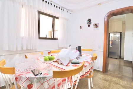 Casa de condomínio à venda com 256m², 3 quartos e 3 vagas Casa de condomínio à venda com 256m², 3 quartos e 3 vagasCopa