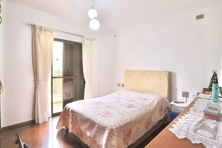 Casa de condomínio à venda com 256m², 3 quartos e 3 vagas Casa de condomínio à venda com 256m², 3 quartos e 3 vagasQuarto 1