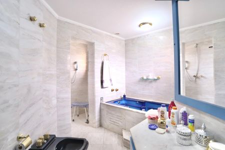 Casa de condomínio à venda com 256m², 3 quartos e 3 vagas Casa de condomínio à venda com 256m², 3 quartos e 3 vagasBanheiro do Quarto 1