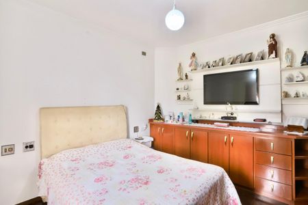 Casa de condomínio à venda com 256m², 3 quartos e 3 vagas Casa de condomínio à venda com 256m², 3 quartos e 3 vagasQuarto 1