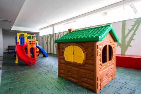 Apartamento à venda com 57m², 2 quartos e 1 vaga Apartamento à venda com 57m², 2 quartos e 1 vagaÁrea comum - Playground