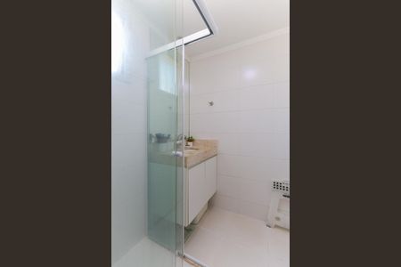 Apartamento à venda com 57m², 2 quartos e 1 vaga Apartamento à venda com 57m², 2 quartos e 1 vagaBanheiro