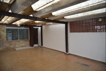 Casa à venda com 200m², 3 quartos e 4 vagasGaragem