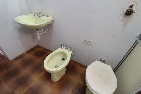Casa para alugar com 487m², 9 quartos e 2 vagasBanheiro Social 1
