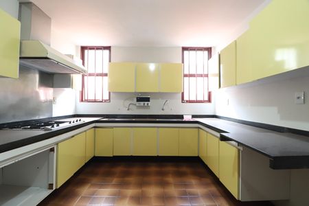 Casa para alugar com 487m², 9 quartos e 2 vagasCozinha