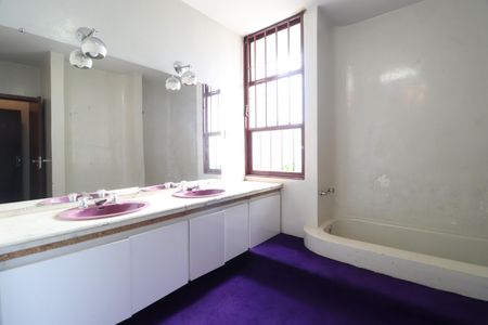 Casa para alugar com 487m², 9 quartos e 2 vagasBanheiro Social 3