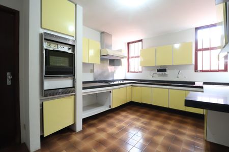 Casa para alugar com 487m², 9 quartos e 2 vagasCozinha