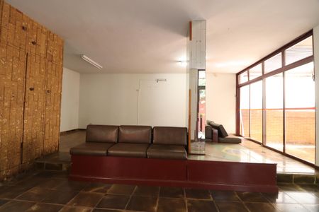 Casa para alugar com 487m², 9 quartos e 2 vagasSala