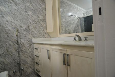 Apartamento à venda com 247m², 4 quartos e 3 vagasBanheiro Social