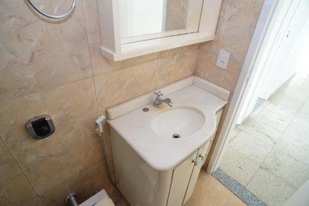 Apartamento à venda com 247m², 4 quartos e 3 vagasBanheiro Social