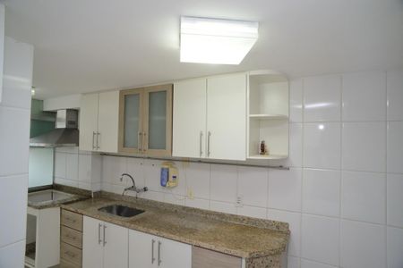 Apartamento à venda com 247m², 4 quartos e 3 vagasCozinha