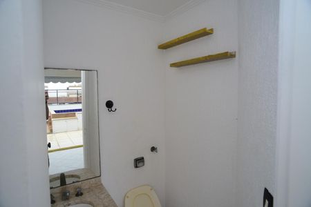 Apartamento à venda com 247m², 4 quartos e 3 vagasBanheiro de Apoio