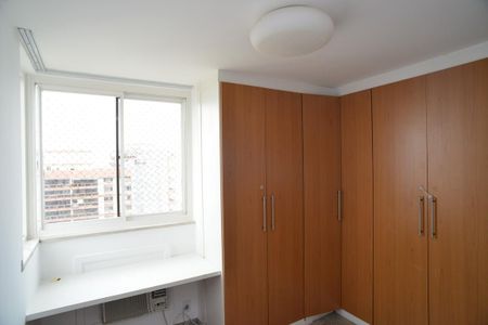 Apartamento à venda com 247m², 4 quartos e 3 vagasQuarto 2 Superior