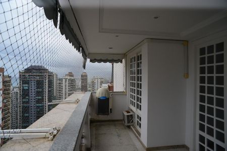 Apartamento à venda com 247m², 4 quartos e 3 vagasVaranda da Sala