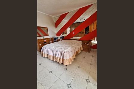 Casa à venda com 156m², 3 quartos e 4 vagas