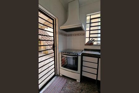 Casa à venda com 156m², 3 quartos e 4 vagas