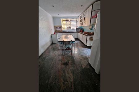 Casa à venda com 156m², 3 quartos e 4 vagas