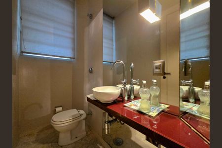 Apartamento à venda com 195m², 2 quartos e 2 vagasLavabo