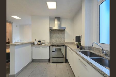 Apartamento à venda com 195m², 2 quartos e 2 vagasCozinha