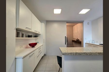 Apartamento à venda com 195m², 2 quartos e 2 vagasCozinha