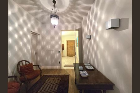 Apartamento à venda com 195m², 2 quartos e 2 vagasHall de entrada