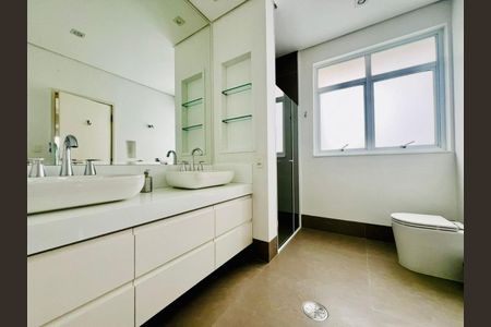 Apartamento à venda com 2 quartos, 180m² em Cerqueira César, São Paulo
