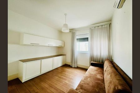 Apartamento à venda com 2 quartos, 180m² em Cerqueira César, São Paulo