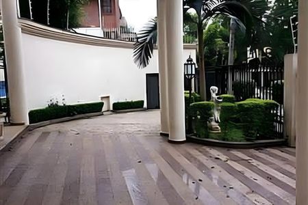 Casa à venda com 754m², 5 quartos e 7 vagas