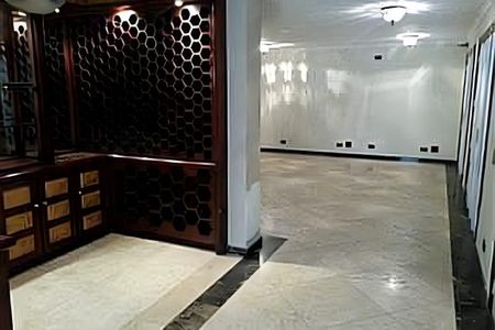 Casa à venda com 754m², 5 quartos e 7 vagas