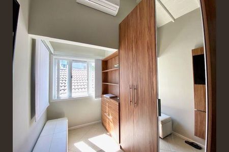 Casa à venda com 3 quartos, 242m² em Sapê, Niterói