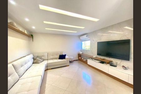 Casa à venda com 3 quartos, 242m² em Sapê, Niterói