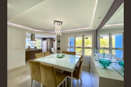 Casa à venda com 3 quartos, 242m² em Sapê, Niterói