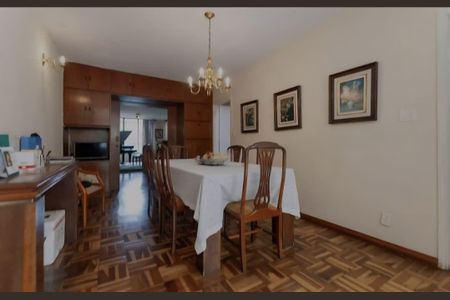 Casa à venda com 4 quartos, 206m² em Campo Belo, São Paulo