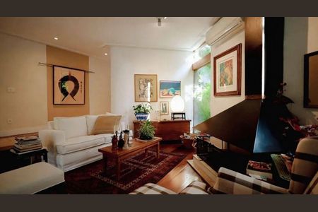 Casa à venda com 4 quartos, 402m² em Alphaville, Barueri